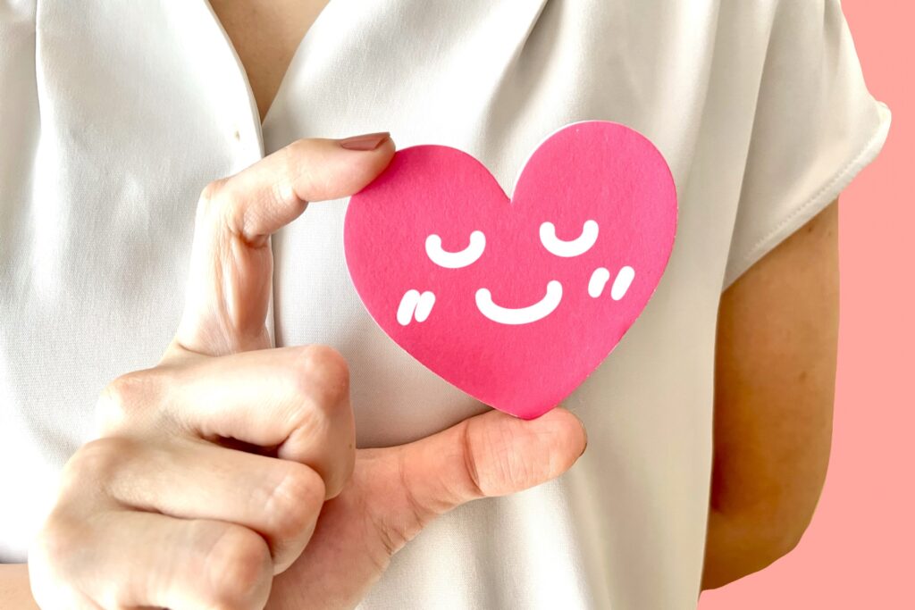 ピンクのハートを持つ
